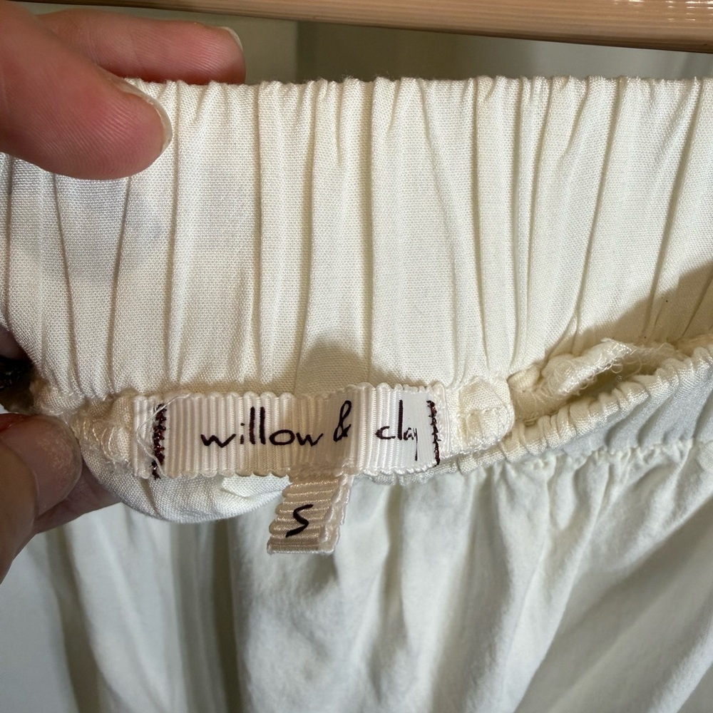 Willow & Clay Cream Off-Shoulder Blouse - Picture 7 of 8